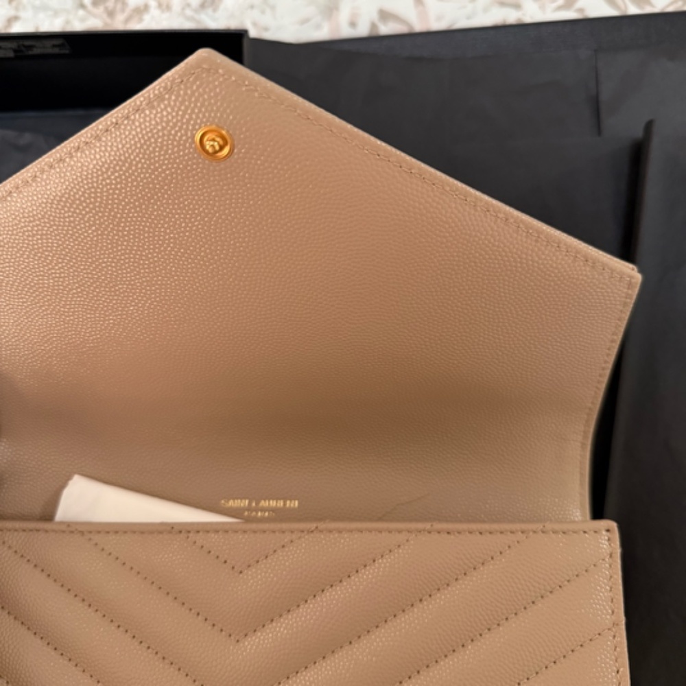 YSL CASSANDRE MATELASSÉ FLAP POUCH IN GRAIN DE POUDRE LEATHER - Picture 9 of 10